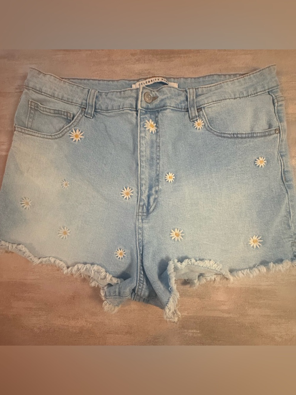 Celebrity Pink Daisy Embroidered Denim Shorts Size 19 Frayed Hem (Size 18-20)